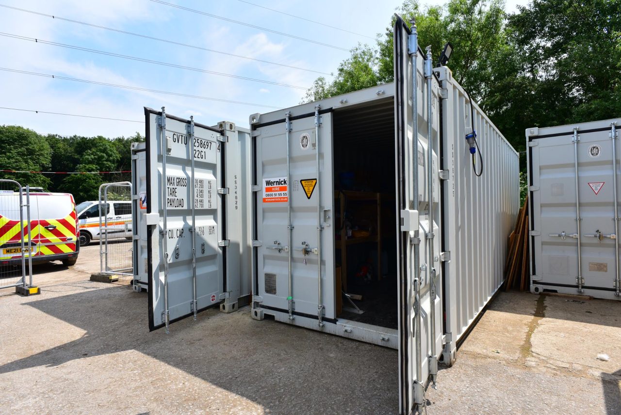 Storage containers and shipping containers
